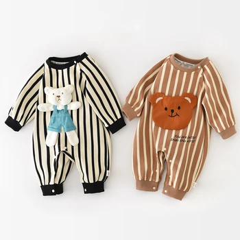 2023 Есен корейски бебешки дрехи бебе момчета карикатура мечка гащеризон дълъг ръкав памук раирани малко дете момче гащеризон детски екипировки