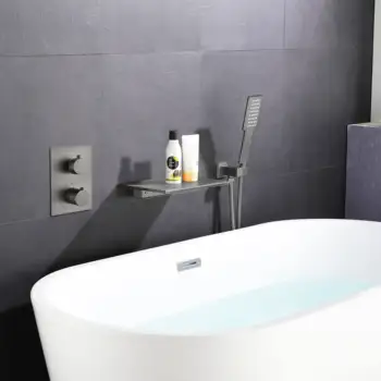 Вграден стенен кран за вана в сиво, чучур за водопад, с ръчна функция за душ, термостатичен превключвател