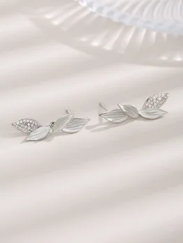 Горещи продажби Нови продукти стерлинги 925 Сребърен бял капково дъвка листа обеци с циркон декорация елегантен стил за парти или ежедневно