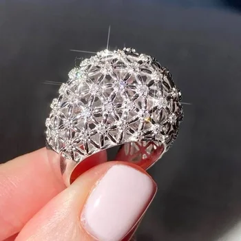 Нов лек луксозен пръстен с дизайн на маргаритка с кух модел Първа бижутерия в Европа и Америка Преувеличен пръстенЖена