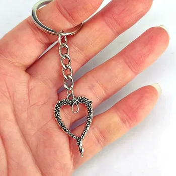 нова цинкова сплав древен сребърен цвят сърце форма октопод пипала ключодържатели за подарък